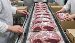 Аргентина отменяет экспортные пошлины на мясо и молочные продукты для стимулирования агропромышленного сектора