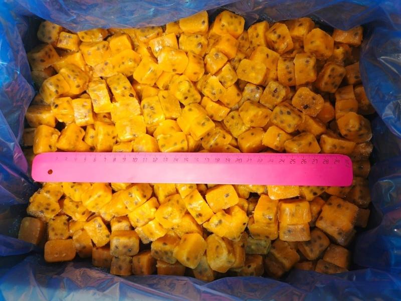 Маракуйя кубик с косточкой замороженная от производителя из Китая купить дёшево оптом по низкой цене