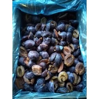 Замороженная слива половинки от производителя из Сербии купить мелким оптом дёшево по выгодной цене