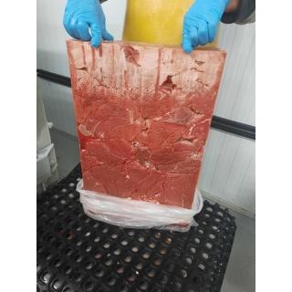 Замороженная говядина б/к (бескостная) высший сорт купить оптом в Москве по ценам производителя