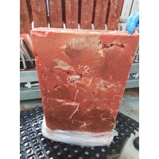 Замороженная говядина б/к (бескостная) высший сорт купить оптом в Москве по ценам производителя