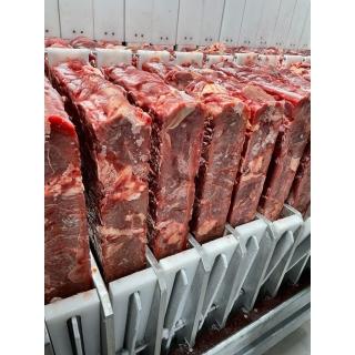 Говядина б/к (бескостная) 2-й сорт 90/10 (крупный кусок) купить оптом по ценам производителя