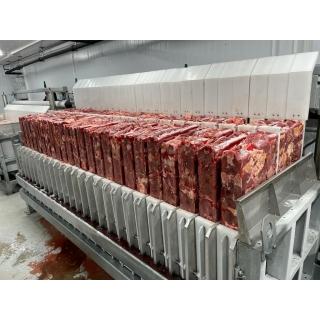 Говядина б/к (бескостная) 2-й сорт 90/10 (крупный кусок) купить оптом по ценам производителя