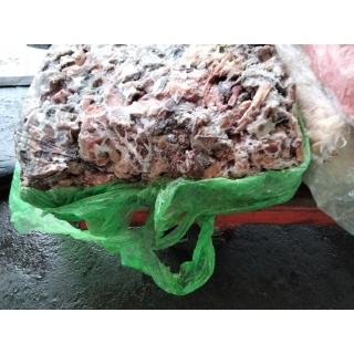 Говяжья обрезь в блоках замороженная от МПК «Салют» купить оптом в Москве по ценам производителя