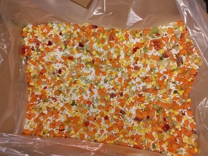 Гавайская смесь замороженная купить мелким и крупным оптом в Москве по цене производителя из России